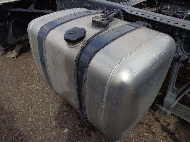 Mercedes-Benz fuel tank with brackets - Fuel tank for Truck: picture 4 Mercedes-Benz fuel tank with brackets - Fuel tank for Truck: picture 4