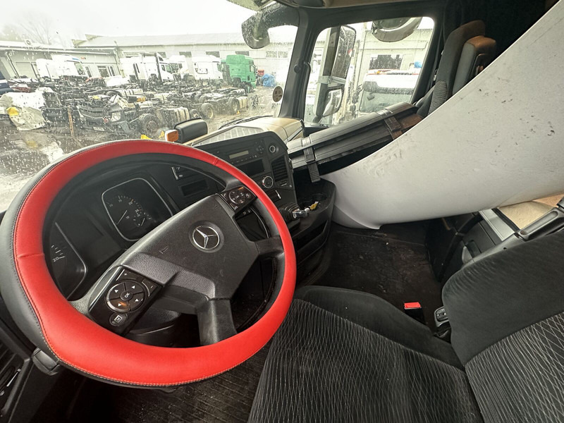 Mercedes-Benz Actros MP4 - Tractor unit: picture 5 Mercedes-Benz Actros MP4 - Tractor unit: picture 5