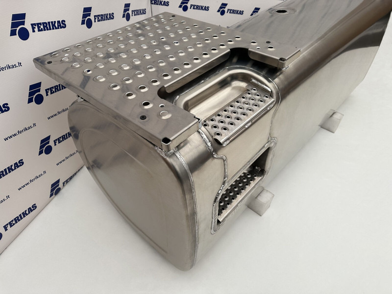 Volvo New aluminum fuel tank 770L - Fuel tank for Truck: picture 3 Volvo New aluminum fuel tank 770L - Fuel tank for Truck: picture 3