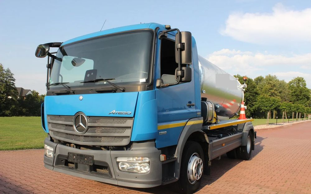 Mercedes-Benz ATEGO 13 18 EURO 6 BLUETEC 6 BECZKAASENIZACYJNA 7 200 LITRÓW - Tank truck: picture 1 Mercedes-Benz ATEGO 13 18 EURO 6 BLUETEC 6 BECZKAASENIZACYJNA 7 200 LITRÓW - Tank truck: picture 1