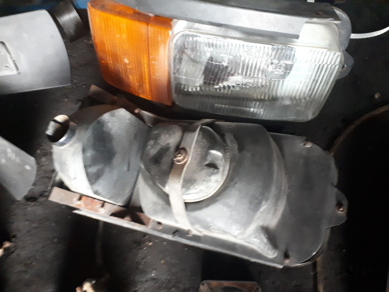 Scania Omni Link MAN City - Headlight for Bus: picture 1 Scania Omni Link MAN City - Headlight for Bus: picture 1