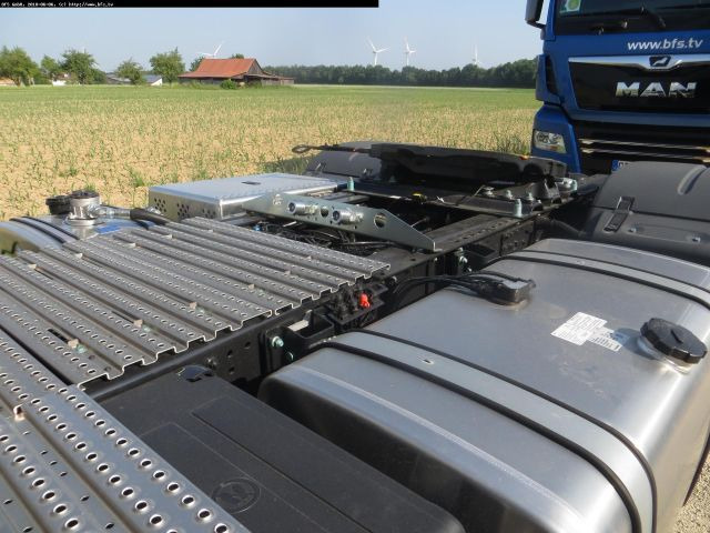 MAN TGX 18.460 4x2 LLS Kipphydraulik, Kompressor MAN TGX 18.460 4x2 LLS Kipphydraulik, Kompressor - Tractor unit: picture 3 MAN TGX 18.460 4x2 LLS Kipphydraulik, Kompressor MAN TGX 18.460 4x2 LLS Kipphydraulik, Kompressor - Tractor unit: picture 3
