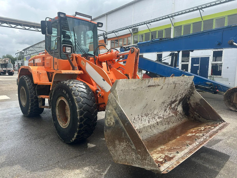 Doosan DL 200 4X4, CE, 6117 HOURS - Loader: picture 3 Doosan DL 200 4X4, CE, 6117 HOURS - Loader: picture 3