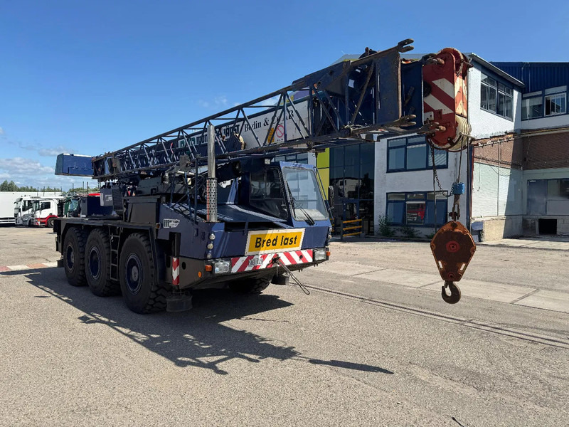 Krupp KMK3035, SWING AWAY BIFOLD JIB, NEW TYERS - All terrain crane: picture 3 Krupp KMK3035, SWING AWAY BIFOLD JIB, NEW TYERS - All terrain crane: picture 3