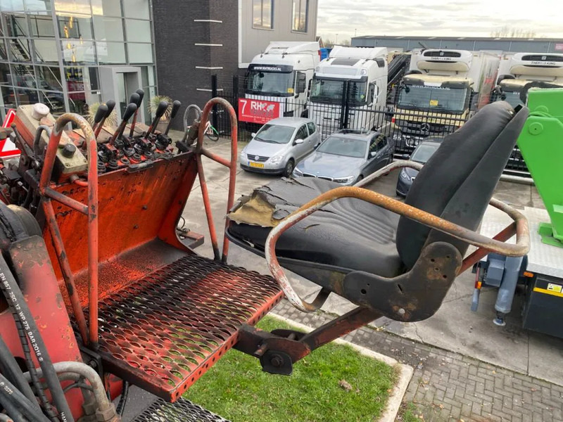 Dropside/ Flatbed semi-trailer Orthaus 2 ASSIGE STEERING AXEL MKG HLK 330 VG CRANE: picture 13 Dropside/ Flatbed semi-trailer Orthaus 2 ASSIGE STEERING AXEL MKG HLK 330 VG CRANE: picture 13