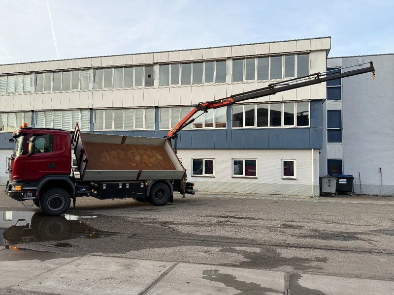 Scania G370 4X4 EURO 6 + 3-SIDE TIPPER + PALFINGER PK9002 + REMOTE - Crane truck: picture 3 Scania G370 4X4 EURO 6 + 3-SIDE TIPPER + PALFINGER PK9002 + REMOTE - Crane truck: picture 3