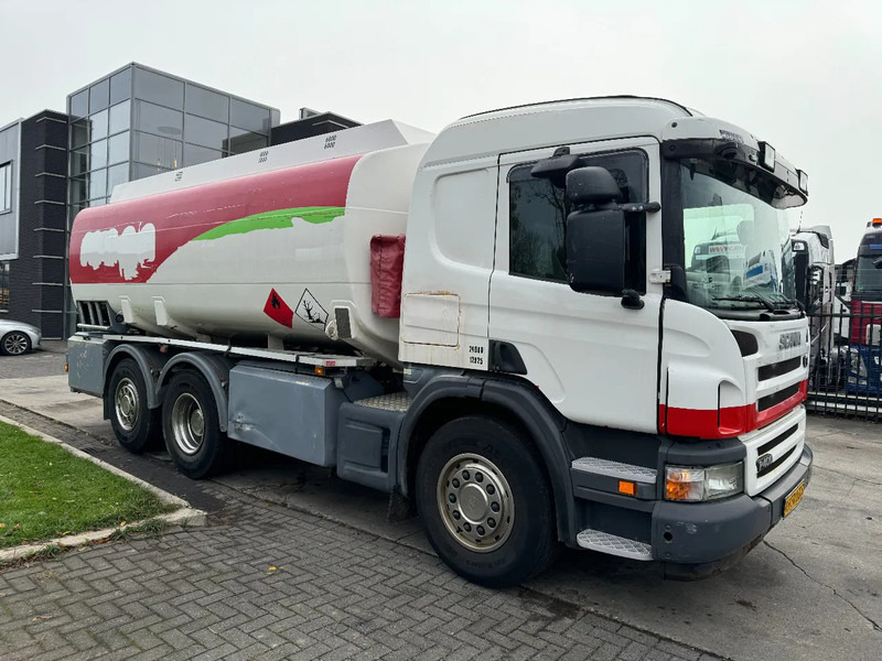 Scania P400 6X2 - EURO 5 + 3 CAMBER + LIFTING AXLE - Tank truck: picture 3 Scania P400 6X2 - EURO 5 + 3 CAMBER + LIFTING AXLE - Tank truck: picture 3