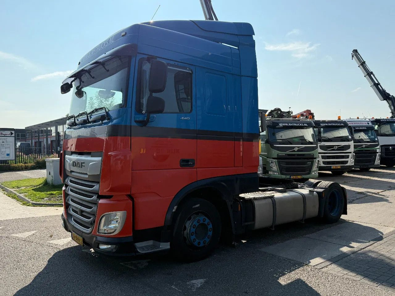 DAF XF 440 4X2 ENGINE RUNNING BUT TICKING! - Tractor unit: picture 2 DAF XF 440 4X2 ENGINE RUNNING BUT TICKING! - Tractor unit: picture 2