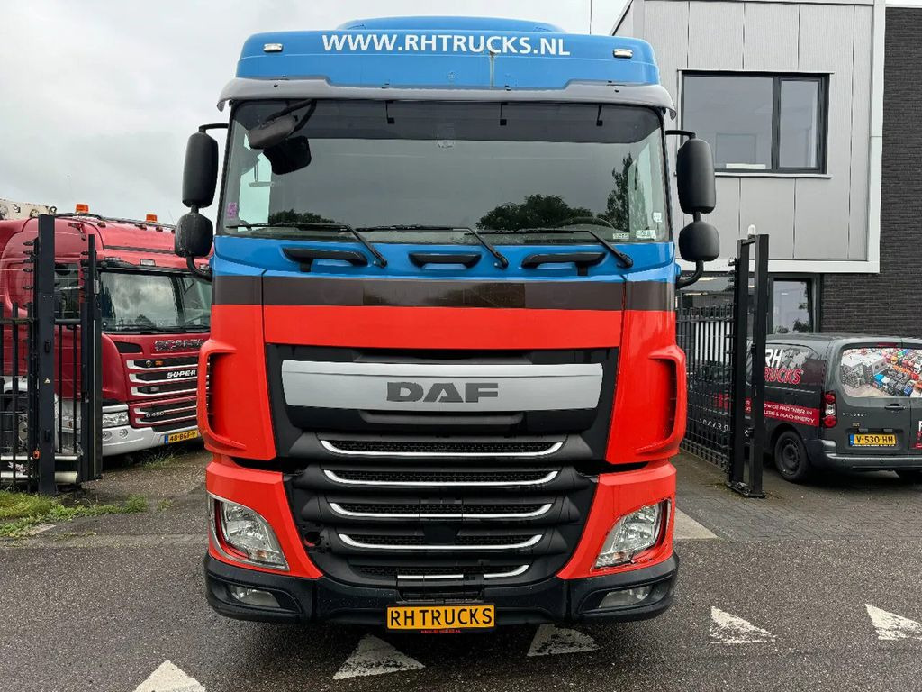 DAF XF 440 4X2 EURO 6 MEGA LOW DECK - Tractor unit: picture 2 DAF XF 440 4X2 EURO 6 MEGA LOW DECK - Tractor unit: picture 2