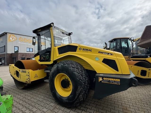 Bomag BW 213 D -5 - Compactor: picture 2 Bomag BW 213 D -5 - Compactor: picture 2