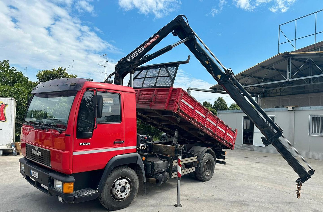 Tipper, Crane truck Autocarro Man 11 224 con la gru: picture 1