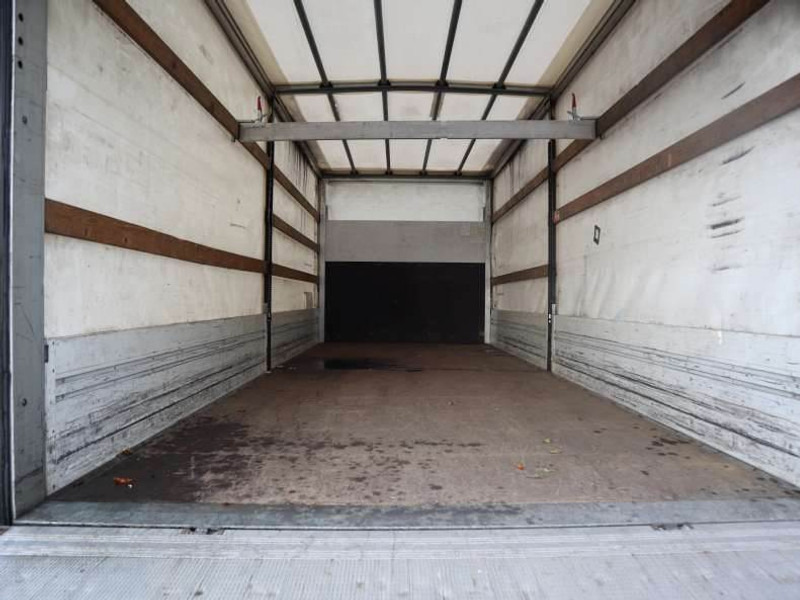 Volvo FL 240 EURO 6 - Curtainsider truck: picture 5 Volvo FL 240 EURO 6 - Curtainsider truck: picture 5