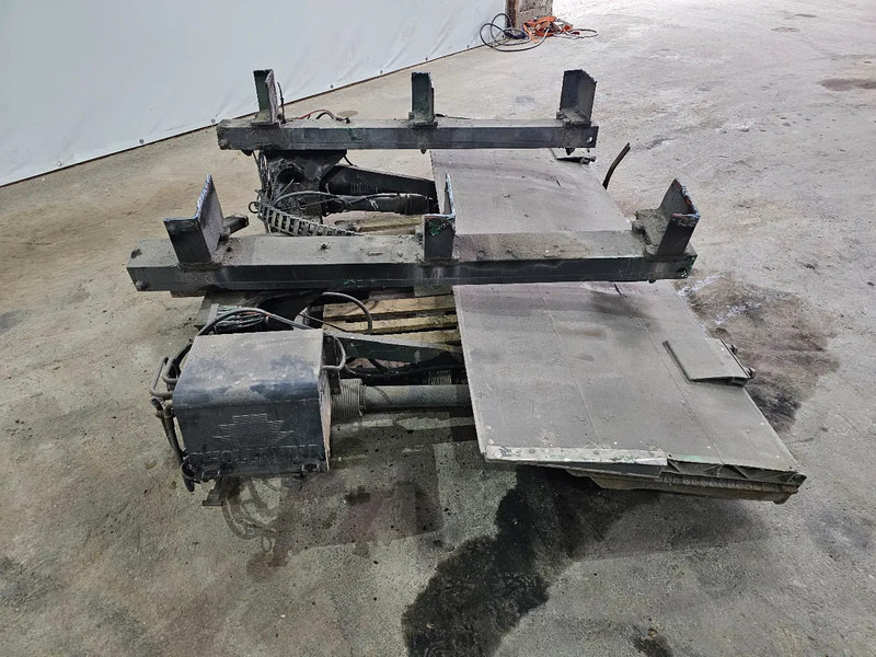 Dhollandia Laaadklep - Tail lift for Truck: picture 4 Dhollandia Laaadklep - Tail lift for Truck: picture 4