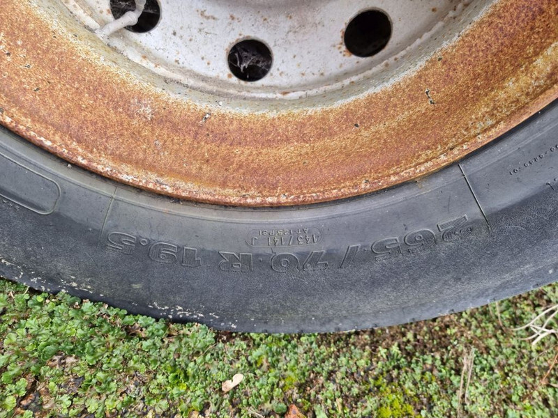 Giant 19.5 Inch - 10 Bolts - Axle and parts for Truck: picture 2 Giant 19.5 Inch - 10 Bolts - Axle and parts for Truck: picture 2