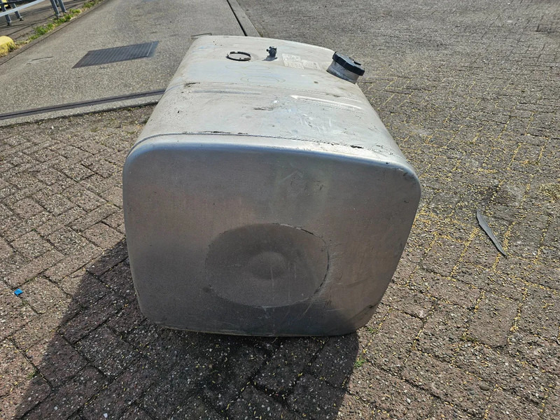 MAN Brandstoftank 375L - TGX/TGS onderdeelnr. 81.12201-6691 Magna steyr - Fuel tank for Truck: picture 4 MAN Brandstoftank 375L - TGX/TGS onderdeelnr. 81.12201-6691 Magna steyr - Fuel tank for Truck: picture 4