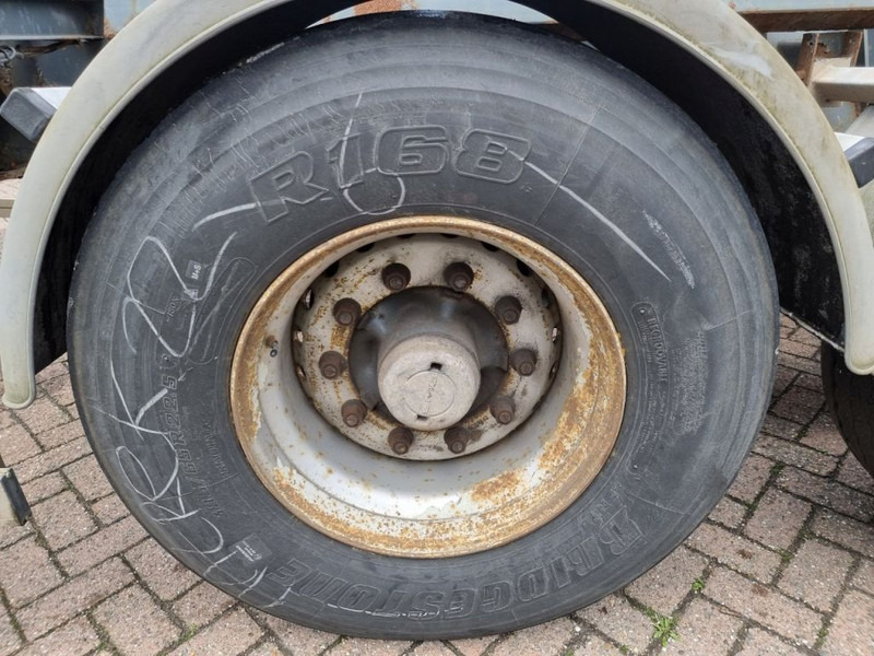 Container transporter/ Swap body semi-trailer Netam-Fruehauf SMB - Drumbrakes: picture 11