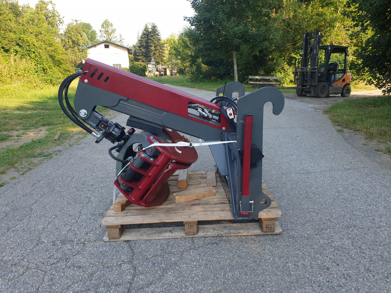 Hydraulic forwarding tongs for telehandlers - Grapple for Telescopic wheel loader: picture 1 Hydraulic forwarding tongs for telehandlers - Grapple for Telescopic wheel loader: picture 1