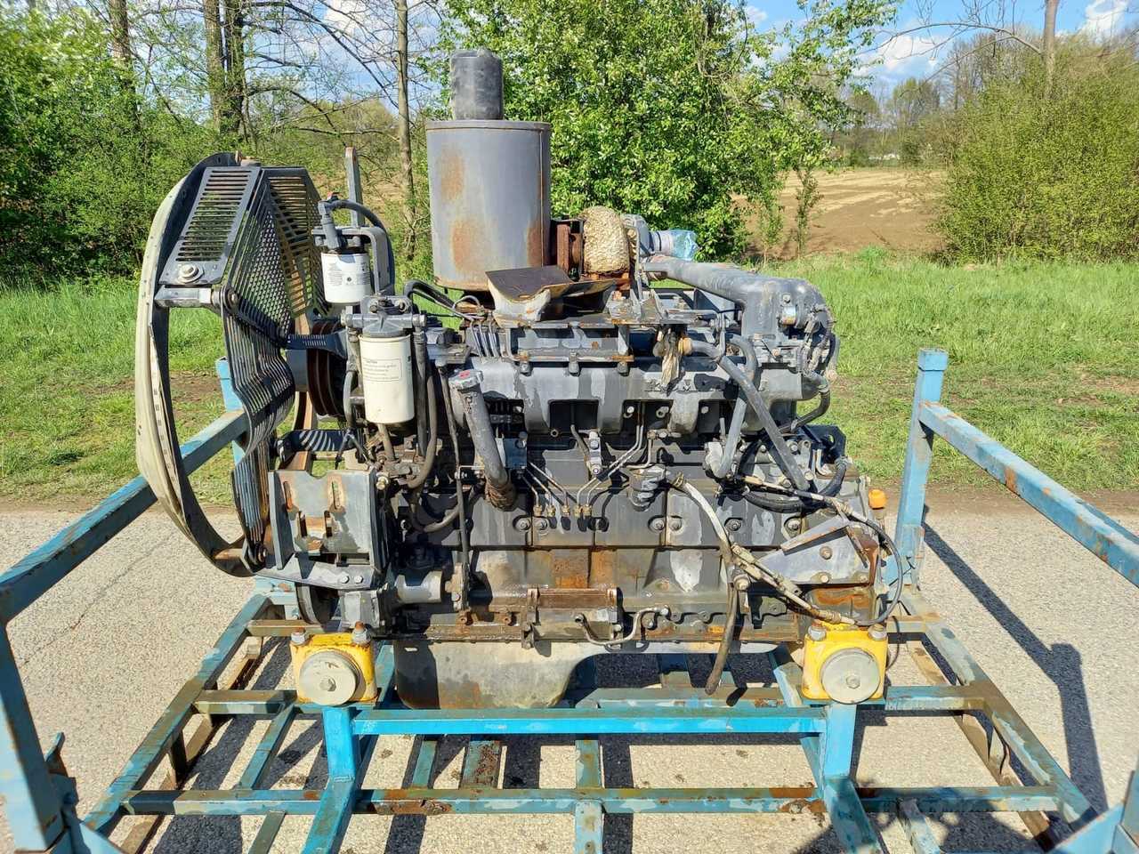 KOMATSU S6D125E-2 - Engine for Bulldozer: picture 1 KOMATSU S6D125E-2 - Engine for Bulldozer: picture 1