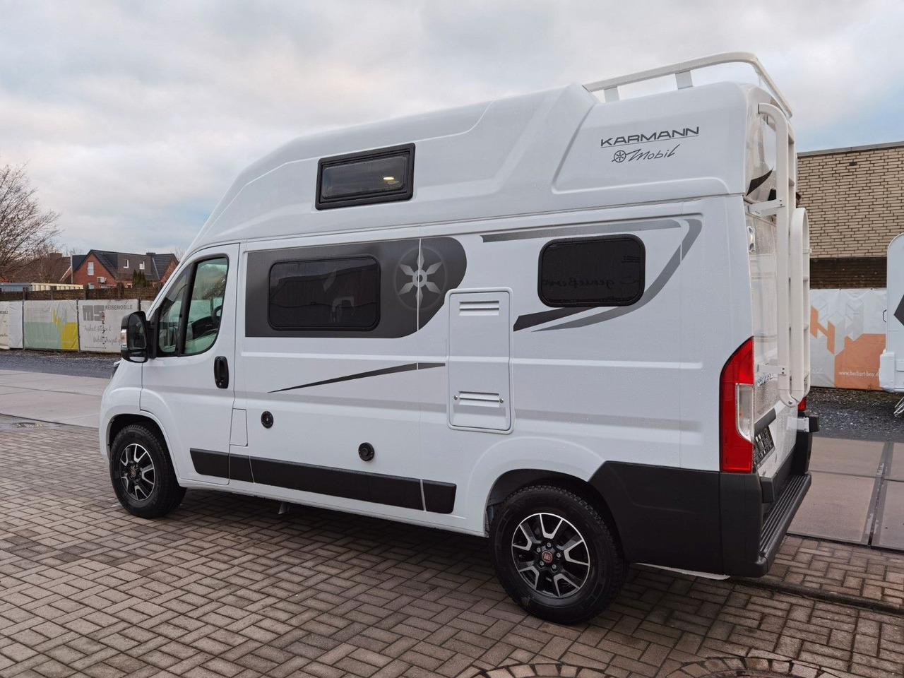 Karmann DEXTER 550 / 140PS / CONCEPT - PAKET & HUBBETT Karmann DEXTER 550 / 140PS / CONCEPT - PAKET & HUBBETT - Camper van: picture 5 Karmann DEXTER 550 / 140PS / CONCEPT - PAKET & HUBBETT Karmann DEXTER 550 / 140PS / CONCEPT - PAKET & HUBBETT - Camper van: picture 5
