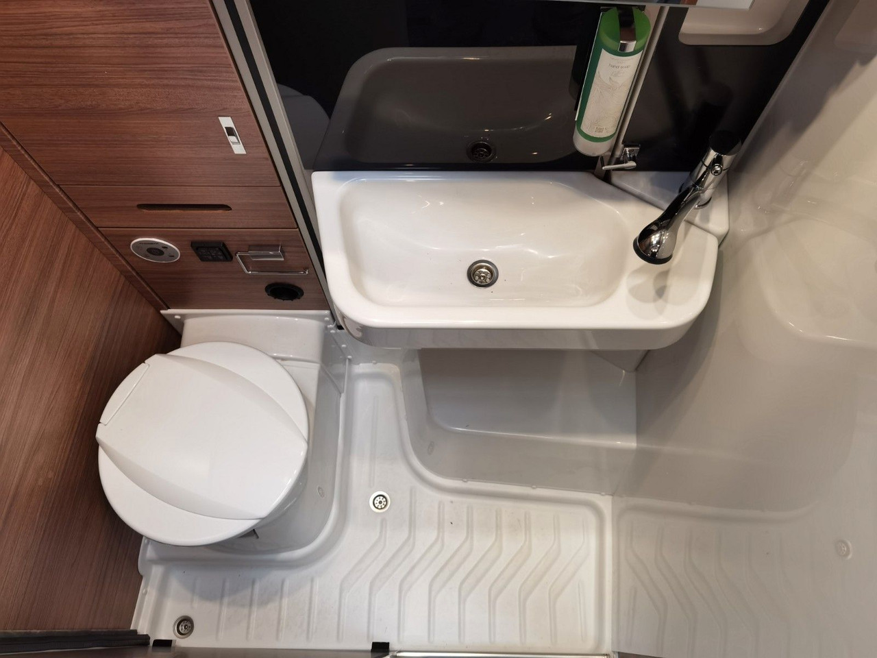 Semi-integrated motorhome Weinsberg X-CURSION CUV 500 LT PEPPER EDITION / 150PS-DSG: picture 25 Semi-integrated motorhome Weinsberg X-CURSION CUV 500 LT PEPPER EDITION / 150PS-DSG: picture 25