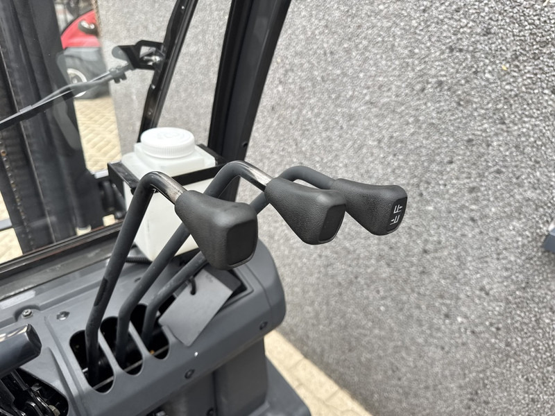 LPG forklift Atlet Atlet P1D1A15LT Triplo 650 Freelift/Sideshift  760UUR  LPG 2012: picture 12