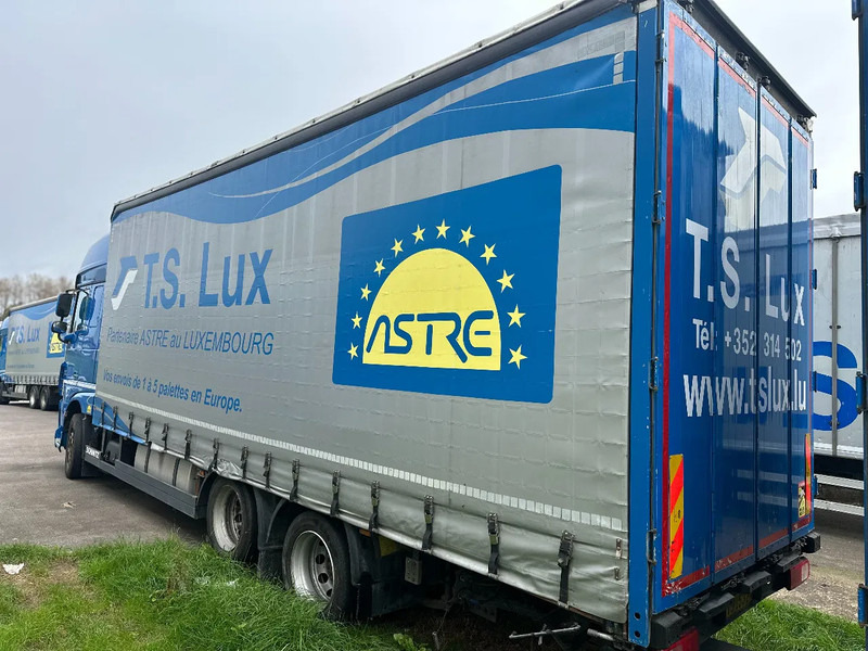 DAF XF 440 DAF XF 440 6x2 / SUPERSPACECAB / KOMBI MIT ANHANGER SCHMITZ 2016 / DURCHLADEN / 2 STUCK - Curtainsider truck: picture 2 DAF XF 440 DAF XF 440 6x2 / SUPERSPACECAB / KOMBI MIT ANHANGER SCHMITZ 2016 / DURCHLADEN / 2 STUCK - Curtainsider truck: picture 2