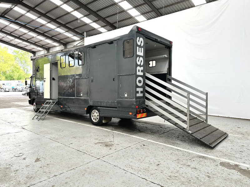 Mercedes-Benz 1117 MOBILE HOME / TRANSPORT DE CHEVAUX /HORSE TRUCK - Livestock truck: picture 3 Mercedes-Benz 1117 MOBILE HOME / TRANSPORT DE CHEVAUX /HORSE TRUCK - Livestock truck: picture 3