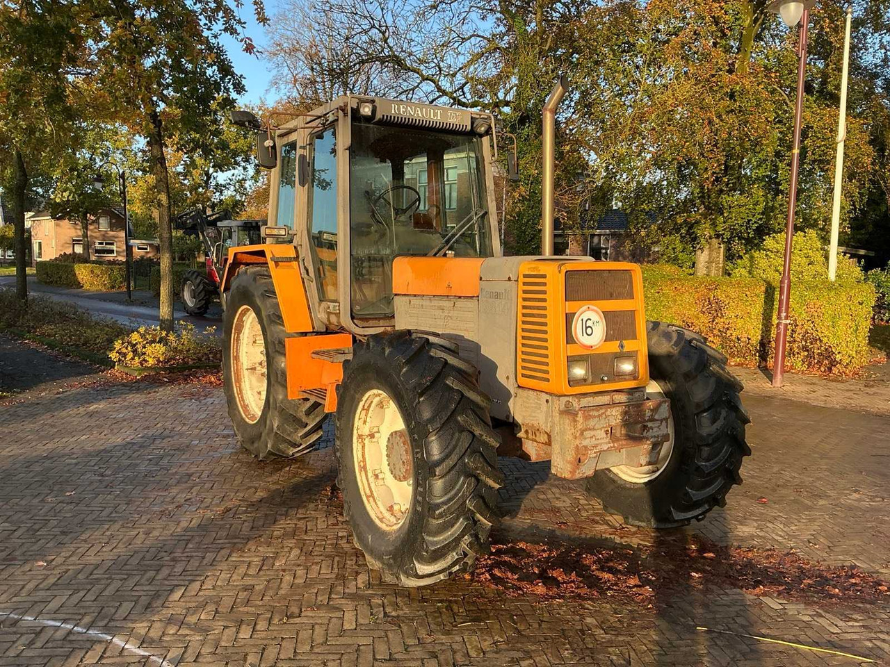 1987 RENAULT 133.14 ALL-WHEEL DRIVE FARM TRACTOR - Farm tractor: picture 3 1987 RENAULT 133.14 ALL-WHEEL DRIVE FARM TRACTOR - Farm tractor: picture 3