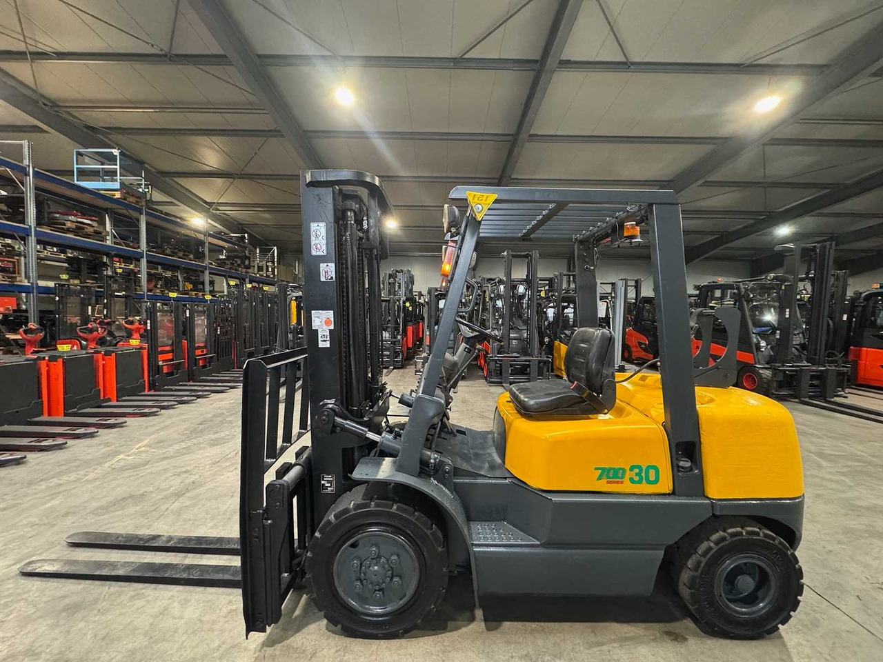 1992 SERVICE IN 415 HOURS TCM FG30N5 3,000KG GAS FORKLIFT FORKLIFT NISSAN ENGINE - Forklift: picture 1 1992 SERVICE IN 415 HOURS TCM FG30N5 3,000KG GAS FORKLIFT FORKLIFT NISSAN ENGINE - Forklift: picture 1
