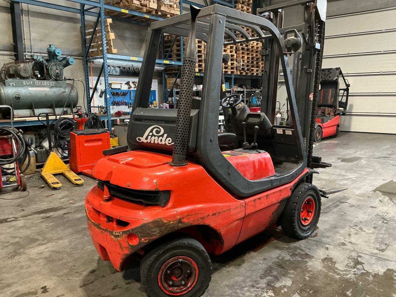 1996 LINDE H20D-02 FORKLIFT - Forklift: picture 3 1996 LINDE H20D-02 FORKLIFT - Forklift: picture 3