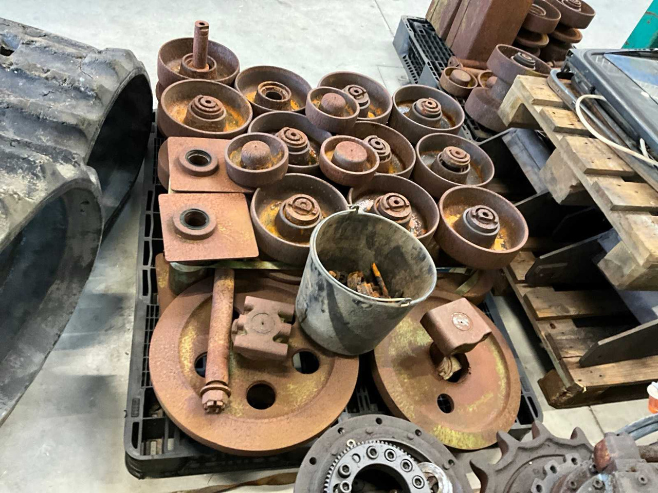 Mini dumper 2001 KOMATSU CD 60-R ROTARY TRACK DUMPER: picture 22 Mini dumper 2001 KOMATSU CD 60-R ROTARY TRACK DUMPER: picture 22