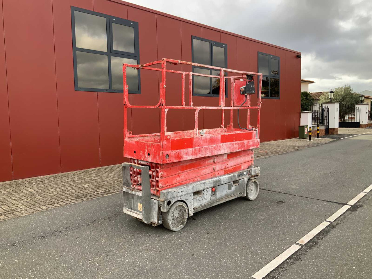 2005 HAULOTTE COMPACT10N AERIAL PLATFORM - Aerial platform: picture 3 2005 HAULOTTE COMPACT10N AERIAL PLATFORM - Aerial platform: picture 3