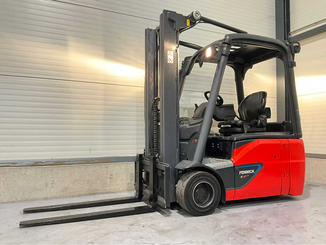 2017 LINDE E18-02 1800KG LI-ION 4171HOUR FORKLIFT - Forklift: picture 1 2017 LINDE E18-02 1800KG LI-ION 4171HOUR FORKLIFT - Forklift: picture 1