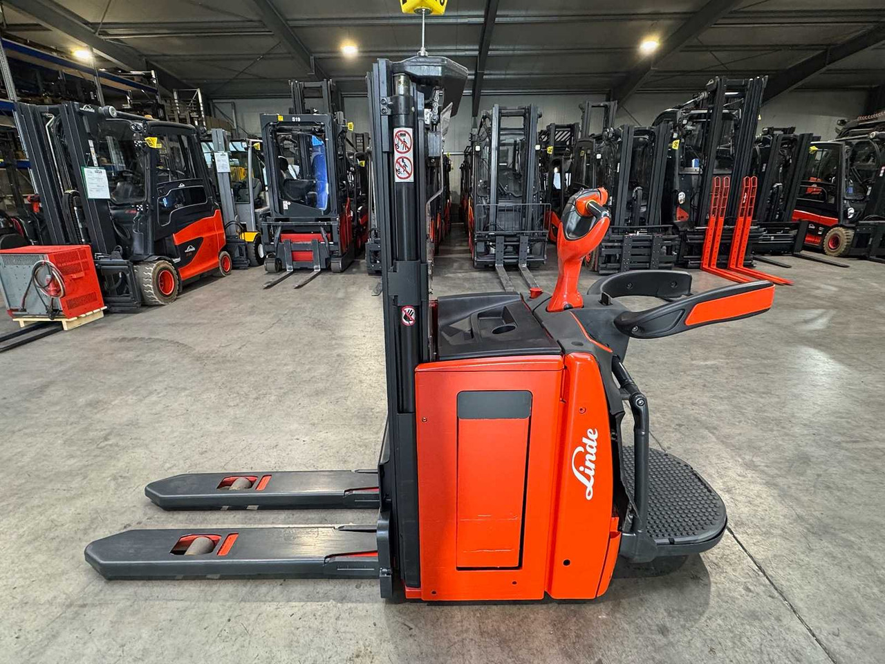 2017 SERVICE +UVV 10/2026 LINDE L14AP EVO 1.400KG SCALE PALLET TRUCK ANT 3.817 HOURS - Forklift: picture 2 2017 SERVICE +UVV 10/2026 LINDE L14AP EVO 1.400KG SCALE PALLET TRUCK ANT 3.817 HOURS - Forklift: picture 2