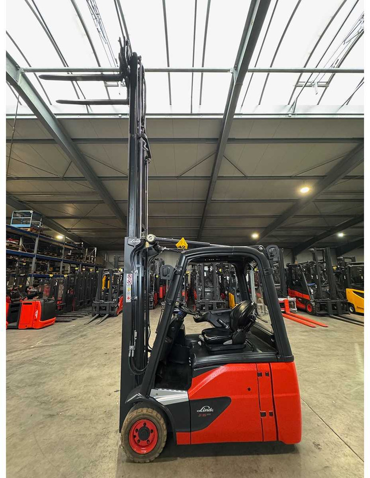 2017 SERVICE+UVV 11/2026 LINDE E16 1,600KG TRIPLEX 3RD + 4TH VALVE ELECTRIC FORKLIFT 3,379 HOURS - Forklift: picture 4 2017 SERVICE+UVV 11/2026 LINDE E16 1,600KG TRIPLEX 3RD + 4TH VALVE ELECTRIC FORKLIFT 3,379 HOURS - Forklift: picture 4