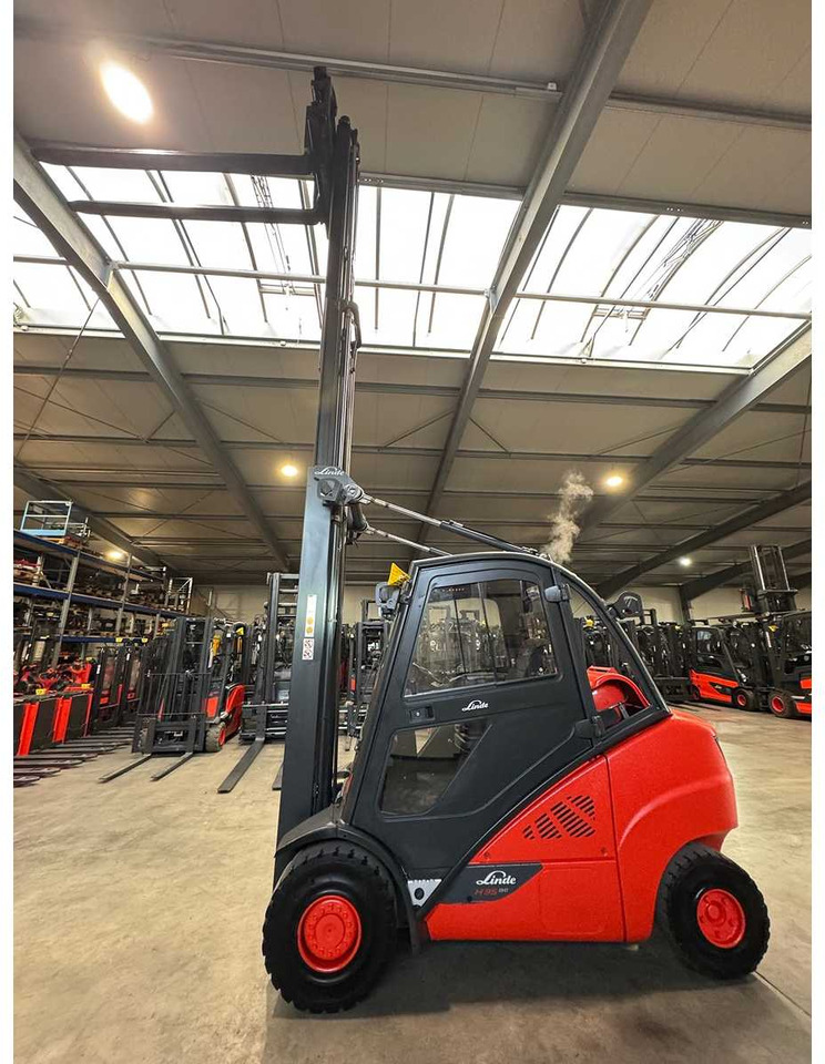 2020 LINDE H35T 3.500KG 3.+4TH VALVE 177CM FORK ADJUSTER TRIPLEX 645CM GAS FORKLIFT FORKLIFT - Forklift: picture 5 2020 LINDE H35T 3.500KG 3.+4TH VALVE 177CM FORK ADJUSTER TRIPLEX 645CM GAS FORKLIFT FORKLIFT - Forklift: picture 5