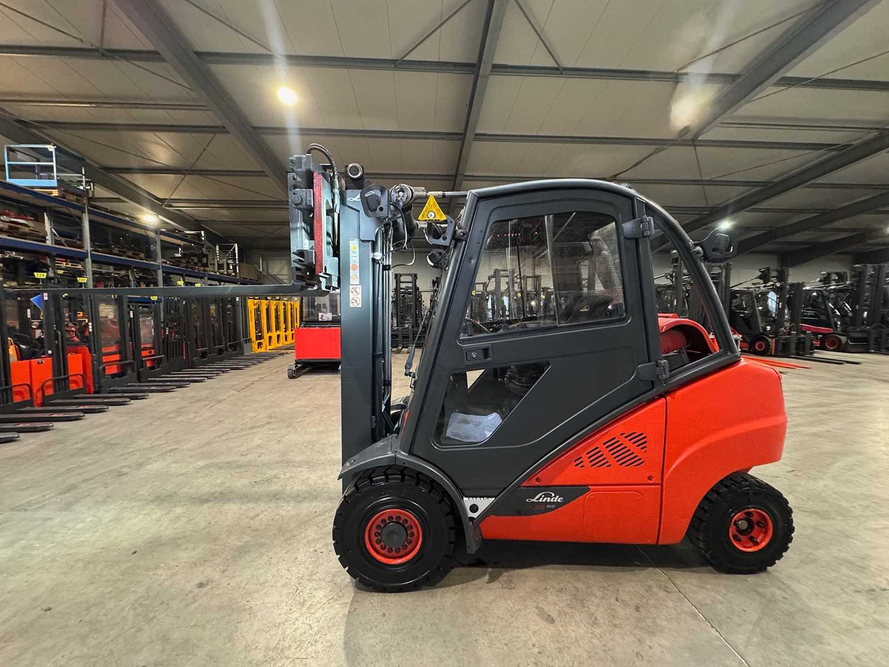 2020 SERVICE + UVV 12/2026 LINDE H35T-02 3.500KG TRIPLEX 3.+4. - Forklift: picture 1 2020 SERVICE + UVV 12/2026 LINDE H35T-02 3.500KG TRIPLEX 3.+4. - Forklift: picture 1