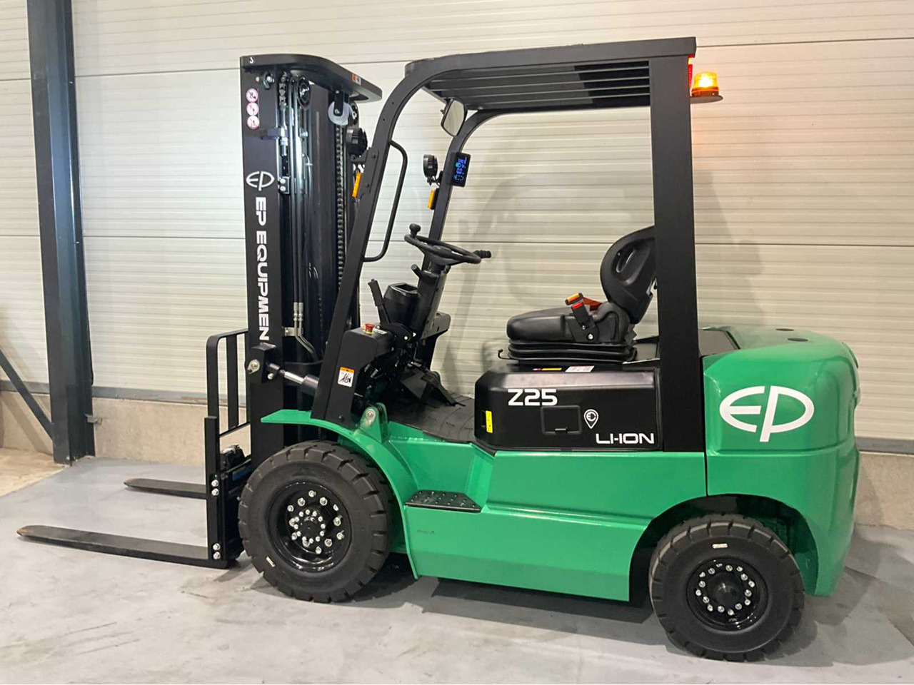 2025 EP EFXZ-251 2500KG FORKLIFT LED DISPLAY - Forklift: picture 3 2025 EP EFXZ-251 2500KG FORKLIFT LED DISPLAY - Forklift: picture 3