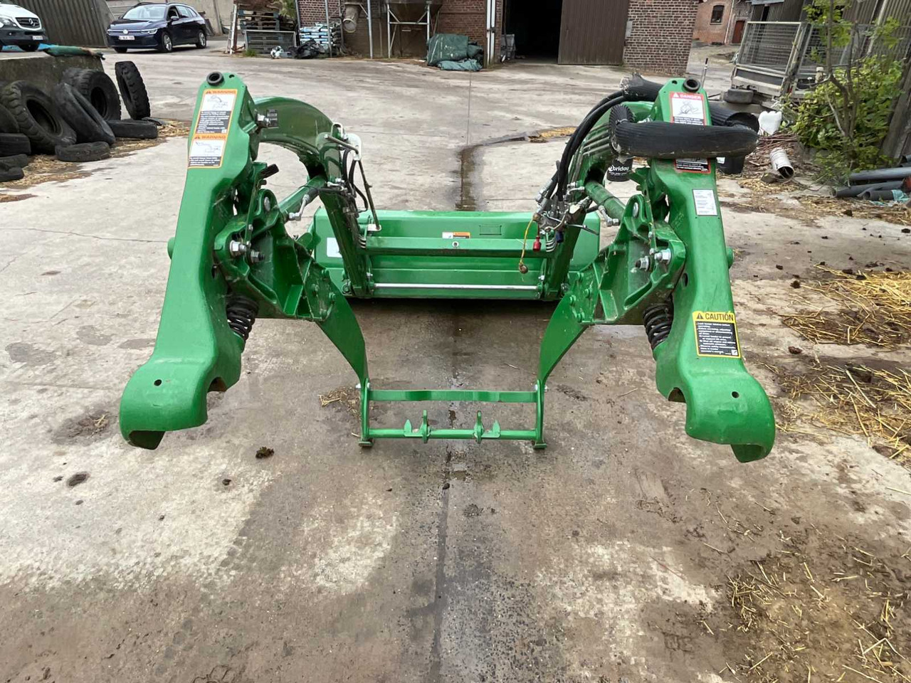 John Deere 320 R - Agricultural machinery: picture 5 John Deere 320 R - Agricultural machinery: picture 5