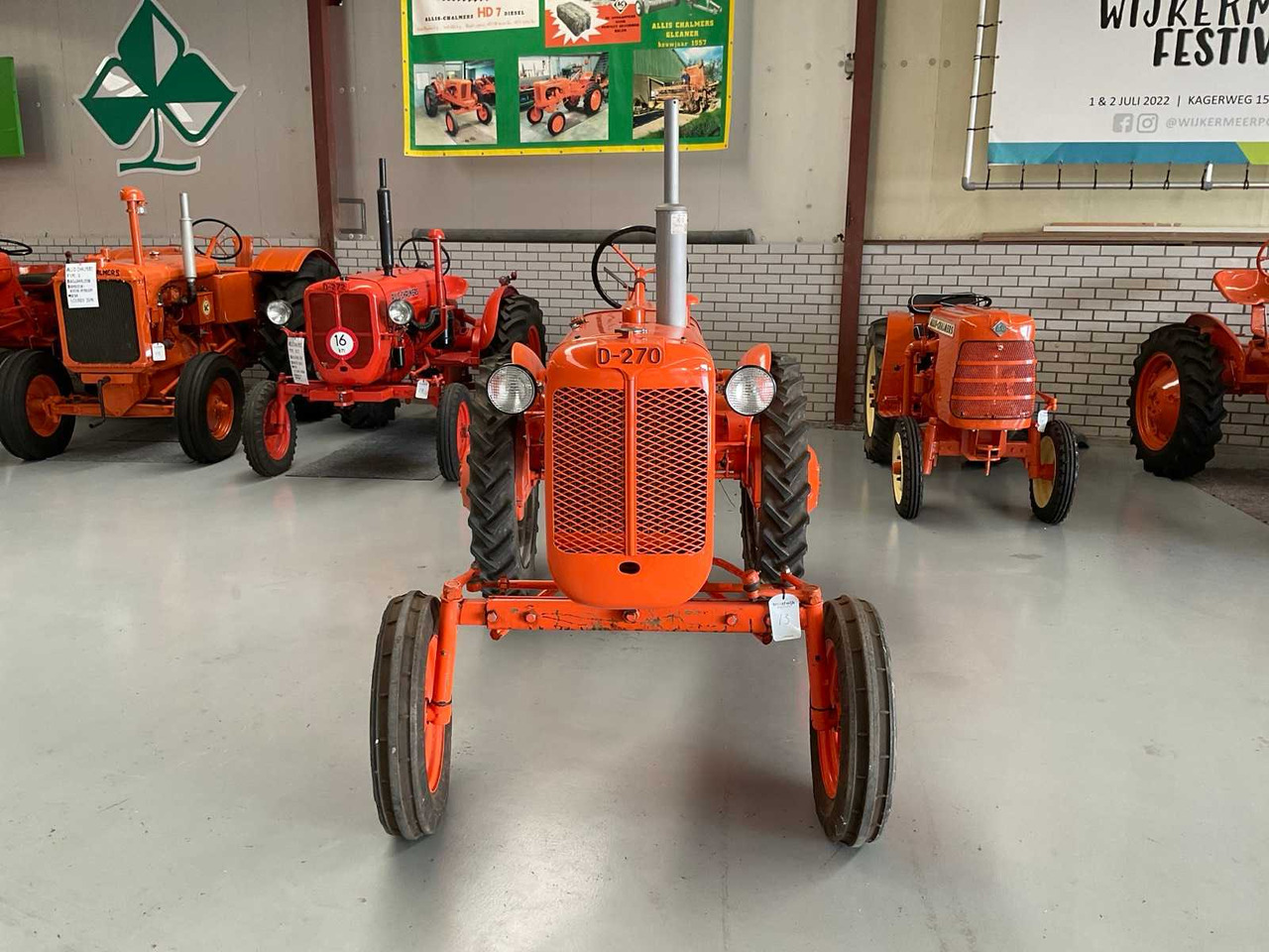 Allis-Chalmers D-270 - Farm tractor: picture 2 Allis-Chalmers D-270 - Farm tractor: picture 2