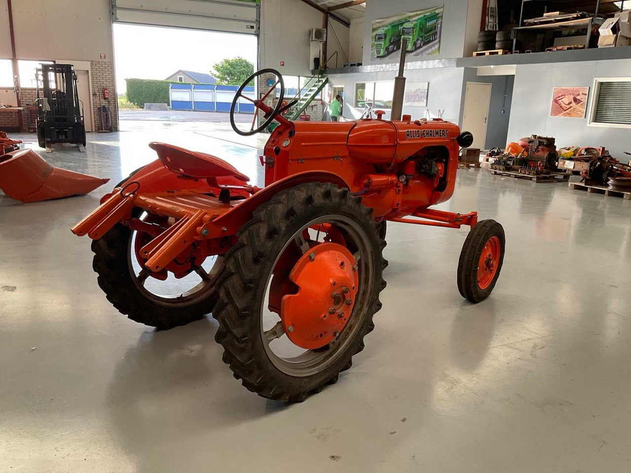 Allis-Chalmers D-270 - Farm tractor: picture 5 Allis-Chalmers D-270 - Farm tractor: picture 5