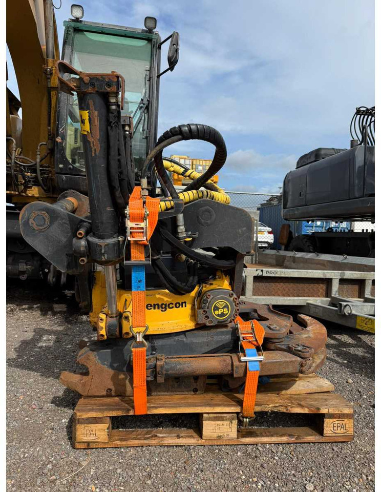Engcon 233SP-QS80CR - Attachment for Construction machinery: picture 1 Engcon 233SP-QS80CR - Attachment for Construction machinery: picture 1
