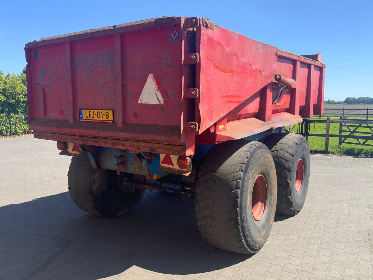 Beco Gigant 240 - Farm tipping trailer/ Dumper: picture 3 Beco Gigant 240 - Farm tipping trailer/ Dumper: picture 3