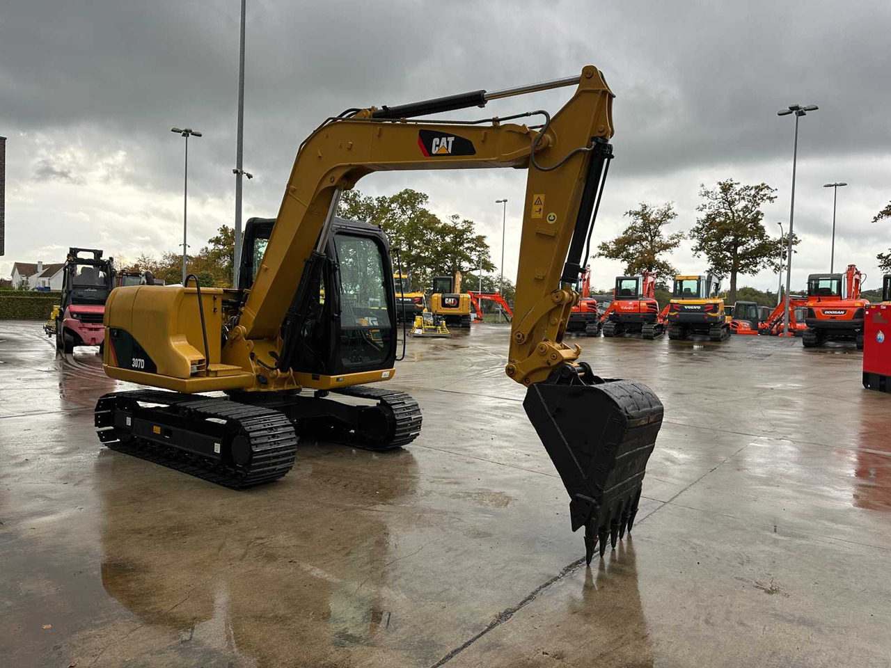 CATERPILLAR - 2013 - 307D - MIDI EXCAVATOR - Excavator: picture 3 CATERPILLAR - 2013 - 307D - MIDI EXCAVATOR - Excavator: picture 3