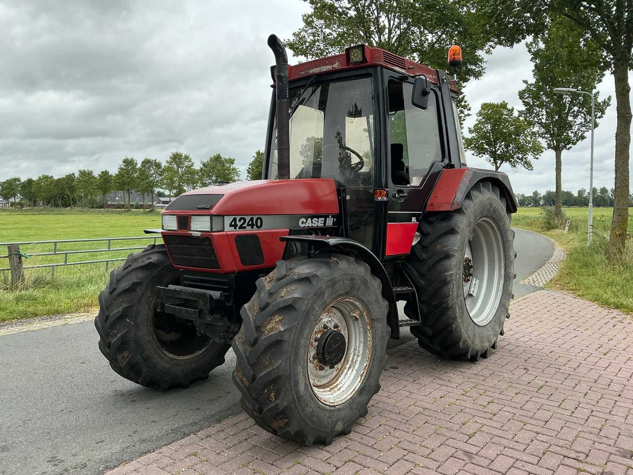 Case ih 1997 CASE INTERNATIONAL 5150 PRO ALL-WHEEL DRIVE FARM TRACTOR - Farm tractor: picture 1 Case ih 1997 CASE INTERNATIONAL 5150 PRO ALL-WHEEL DRIVE FARM TRACTOR - Farm tractor: picture 1