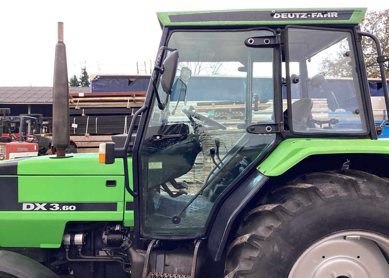 Farm tractor Deutz DX3.50: picture 7