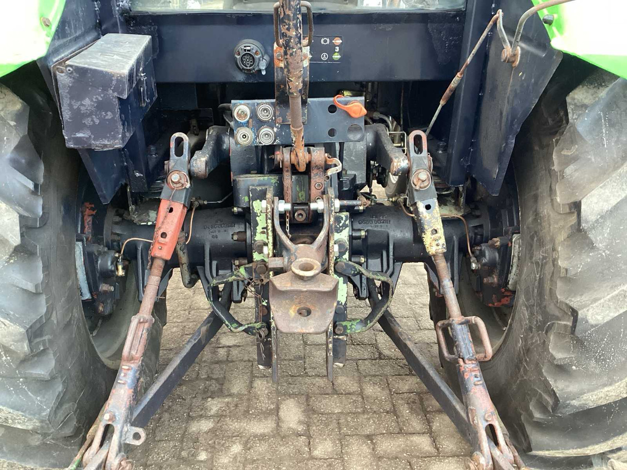 Farm tractor Deutz DX3.50: picture 21