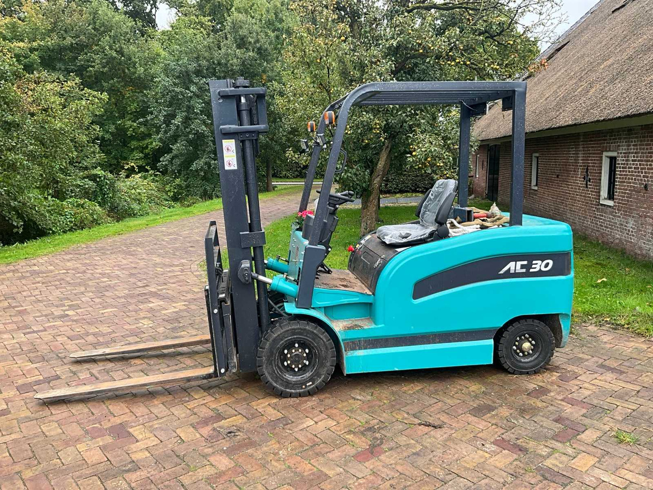EASY-GOING - 3 TON - CPD-30 - FORKLIFT - 2024 - Forklift: picture 2 EASY-GOING - 3 TON - CPD-30 - FORKLIFT - 2024 - Forklift: picture 2