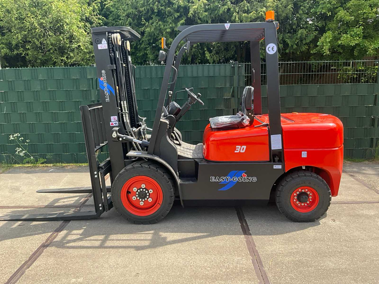 EASY-GOING - 3 TON - DIESEL - TRIPLE - FORKLIFT - 2025 - Forklift: picture 2 EASY-GOING - 3 TON - DIESEL - TRIPLE - FORKLIFT - 2025 - Forklift: picture 2