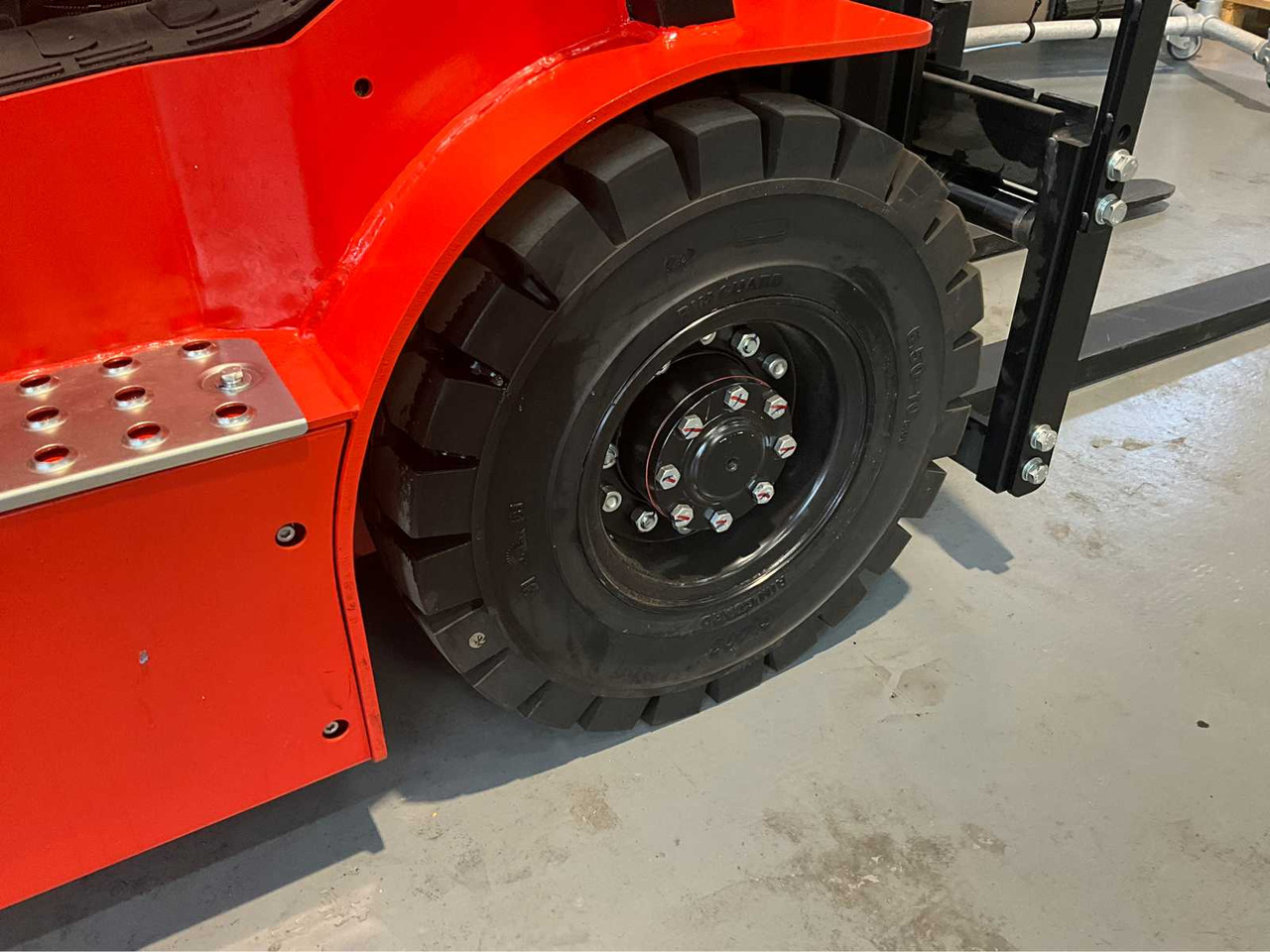 Forklift EP - EFL 181 - 4.8 METER TRIPLEX, LI-ION, FREE-LIFT, SIDE-SHIFT - FORKLIFT: picture 28